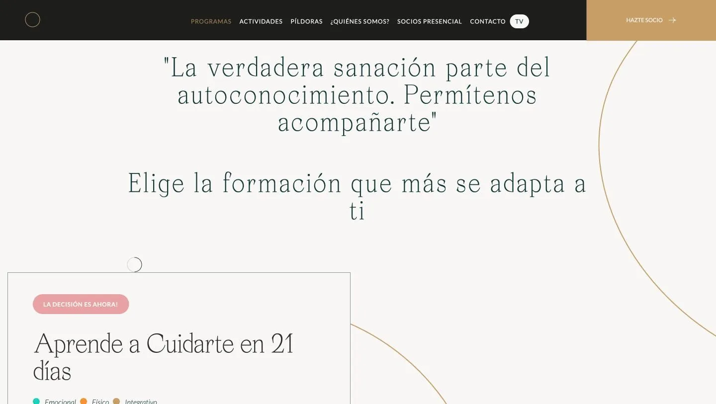 Cita y entrada al catálogo de formaciones, con la curva dorada de fondo