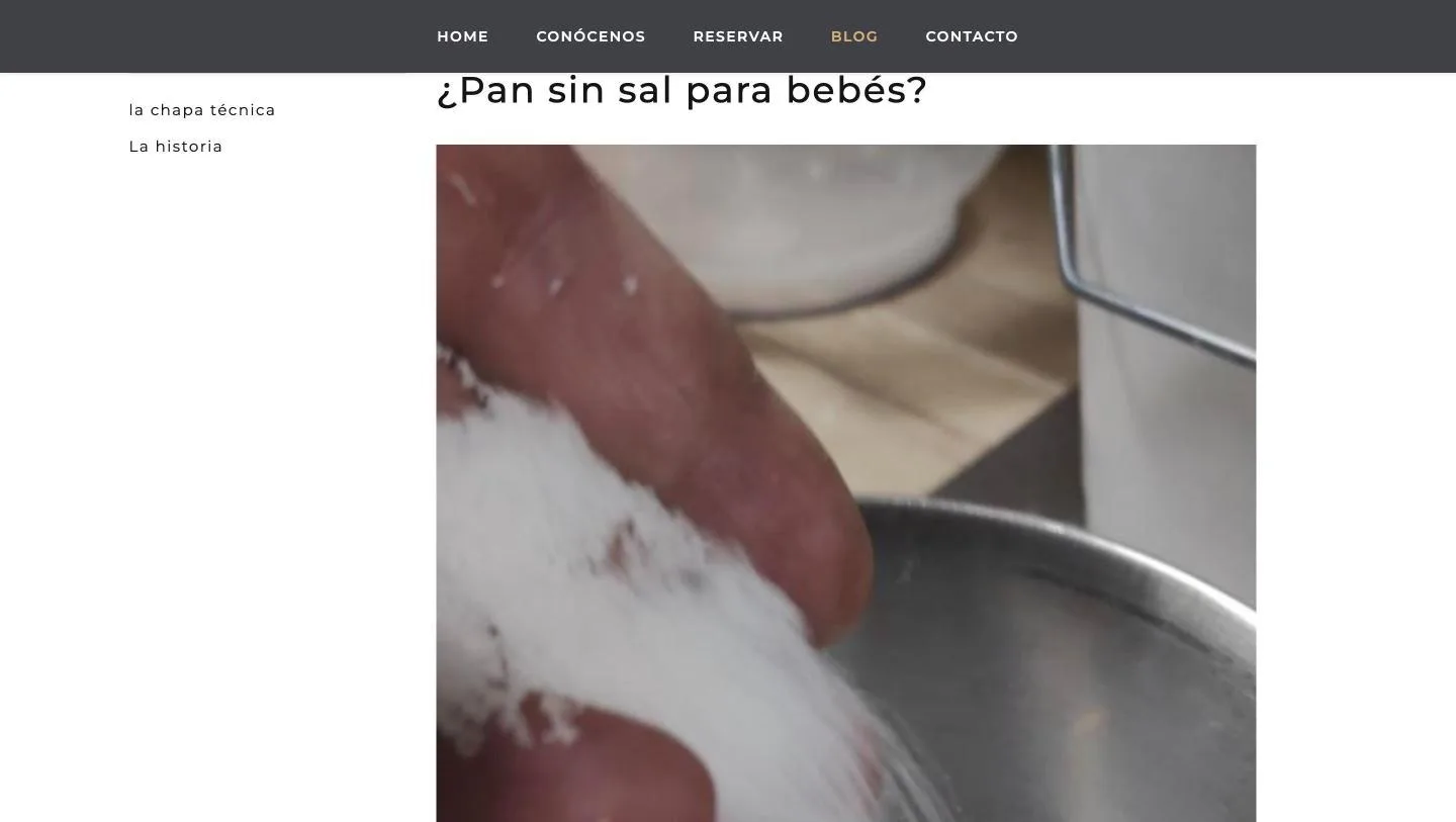 La fotografía de cada entrada ocupa varias pantallas a ancho completo